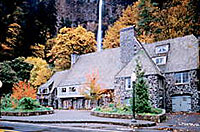Mutnomah Falls Lodge